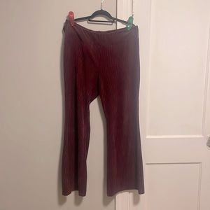 {no boundaries) maroon flares